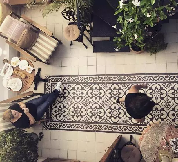 ペンション Pedieos Guest House