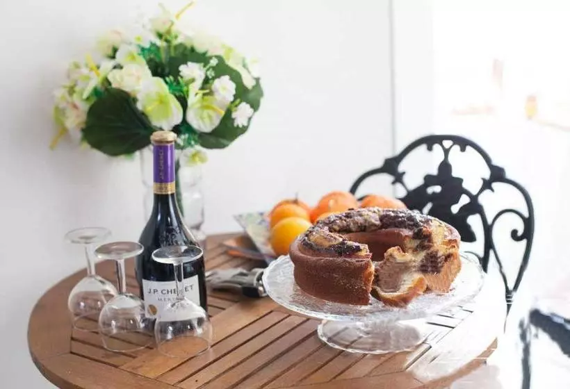 ペンション Pedieos Guest House