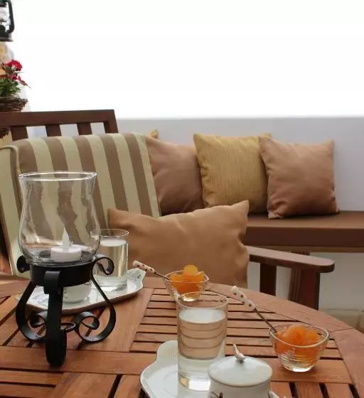 ペンション Pedieos Guest House