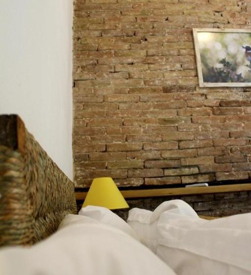 פנסיון Pedieos Guest House