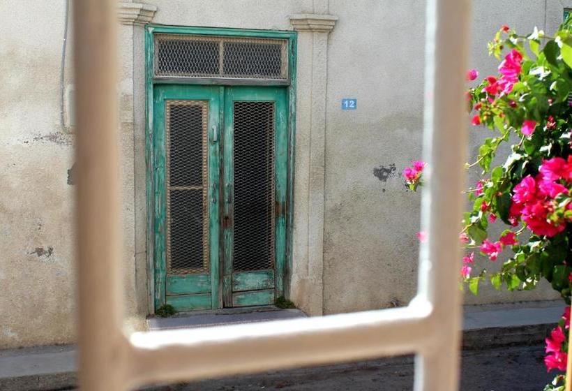 פנסיון Pedieos Guest House