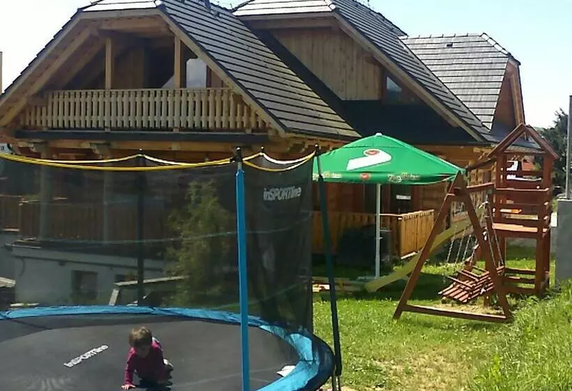 Majatalo Penzion Oravsky Zrub