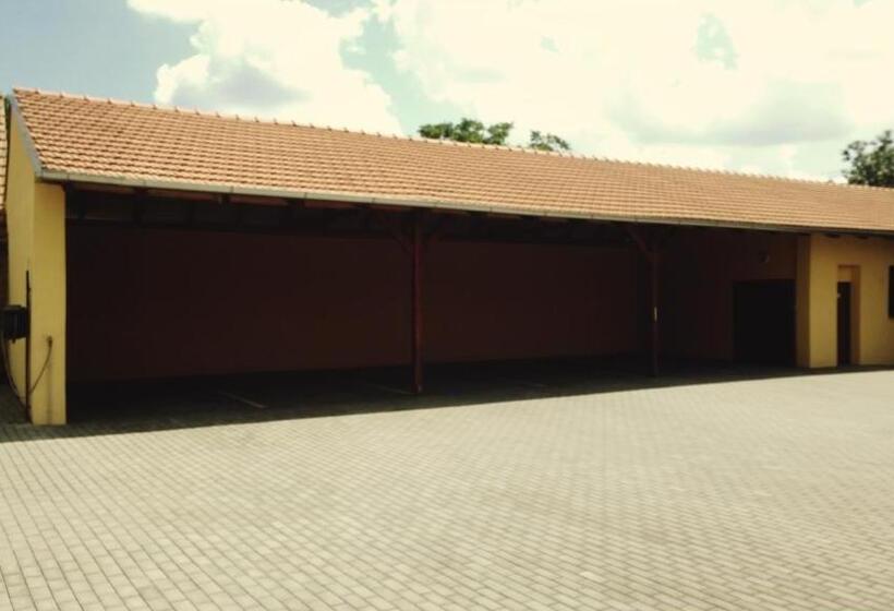 ペンション Sedlecký Dvůr