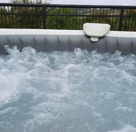 پانسیون Vila La Izvorul Putinei