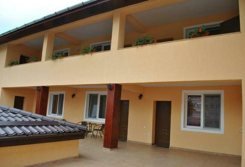 膳宿费 Vila Veche