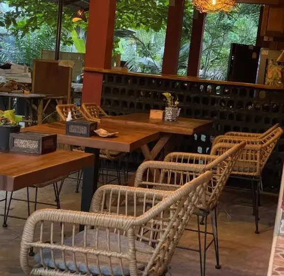 Lomakeskus Mythai Guesthouse