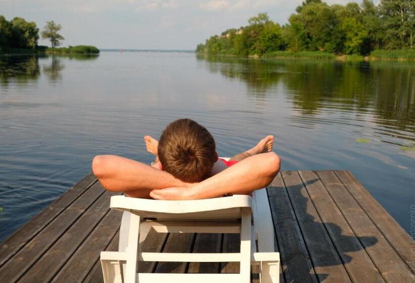 فندق صغير Black Cube