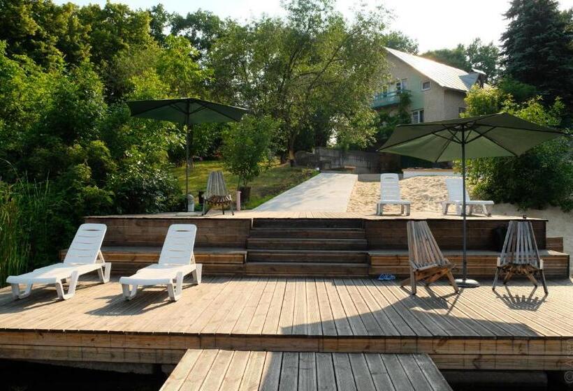 فندق صغير Black Cube