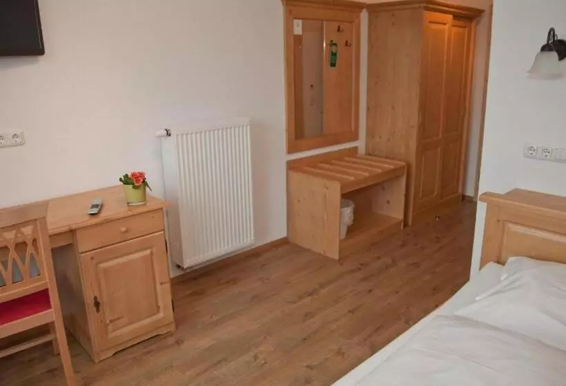 Retkeilymaja Landgasthof Entenwirt Tarsdorf