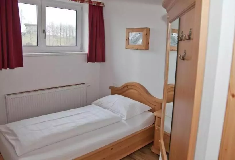 Retkeilymaja Landgasthof Entenwirt Tarsdorf