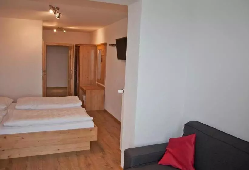 Retkeilymaja Landgasthof Entenwirt Tarsdorf