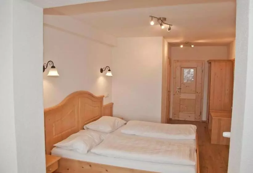 Retkeilymaja Landgasthof Entenwirt Tarsdorf