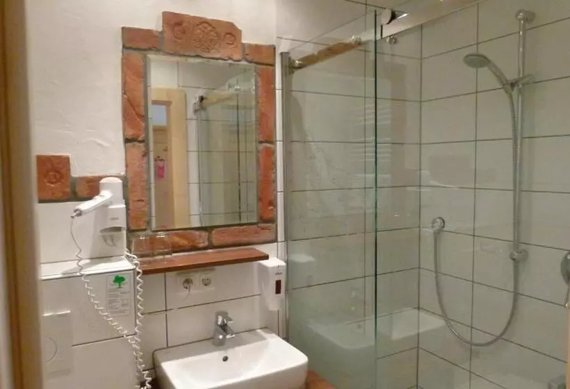 Retkeilymaja Landgasthof Entenwirt Tarsdorf