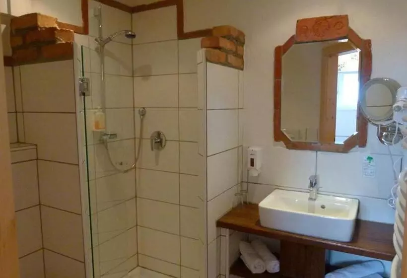 Retkeilymaja Landgasthof Entenwirt Tarsdorf