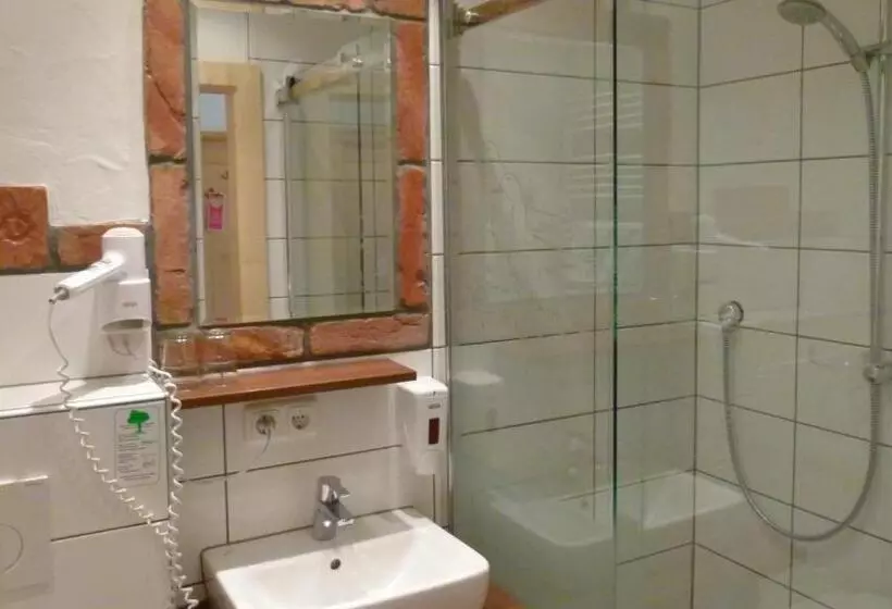 Retkeilymaja Landgasthof Entenwirt Tarsdorf