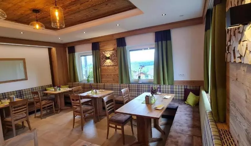 Retkeilymaja Landgasthof Entenwirt Tarsdorf