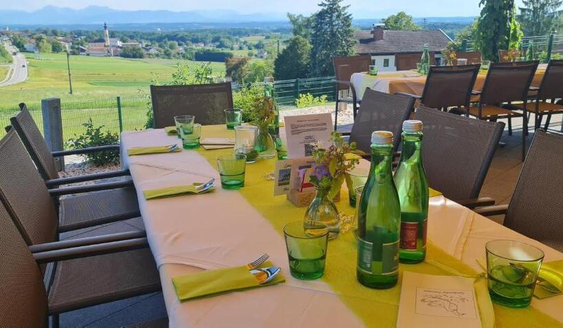 ユースホステル Landgasthof Entenwirt Tarsdorf