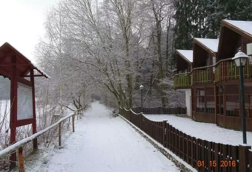 Retkeilymaja Lovecký Hotel Jívák