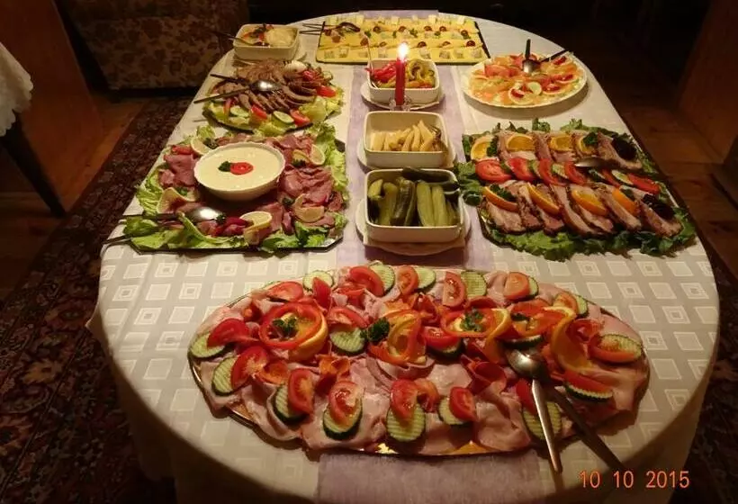 Retkeilymaja Lovecký Hotel Jívák