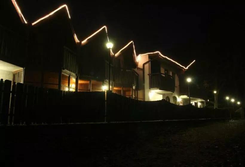 Retkeilymaja Lovecký Hotel Jívák