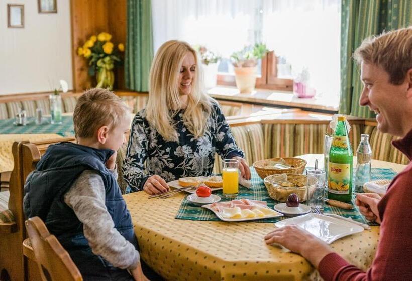 Frühstückspension Scharinger Hof