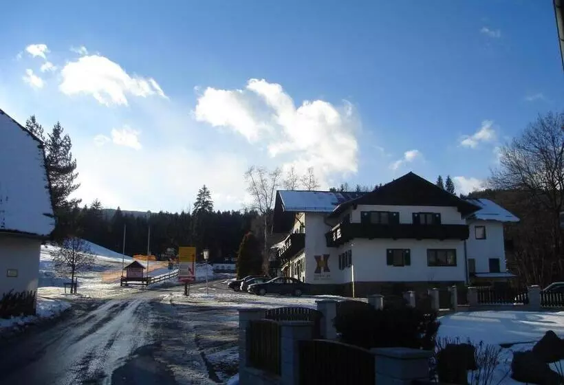 ホテル Hirscheggerhof