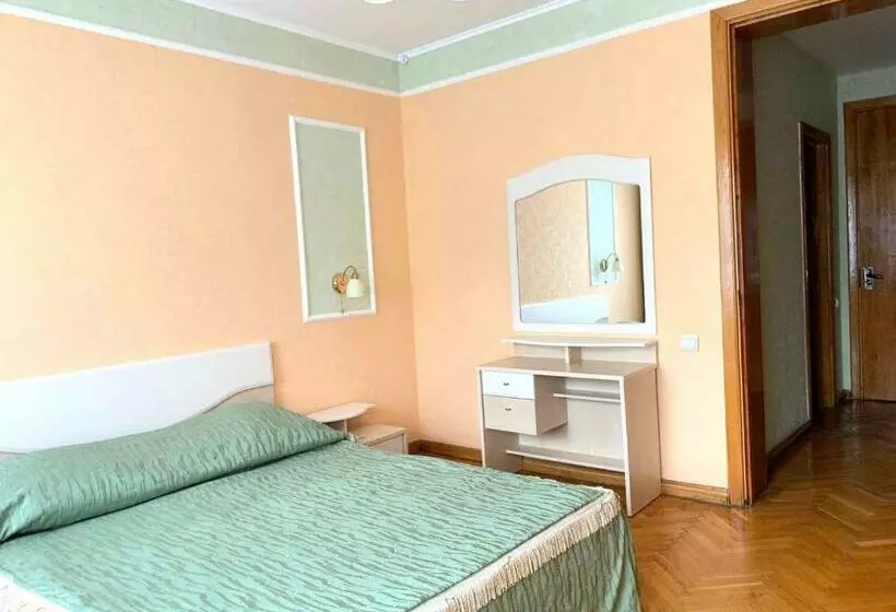 Hotelli Prydesnyansky