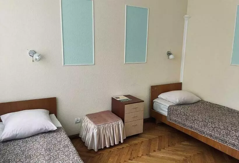 Hotelli Prydesnyansky