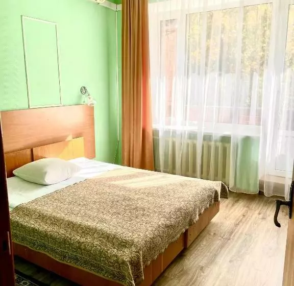 Hotelli Prydesnyansky