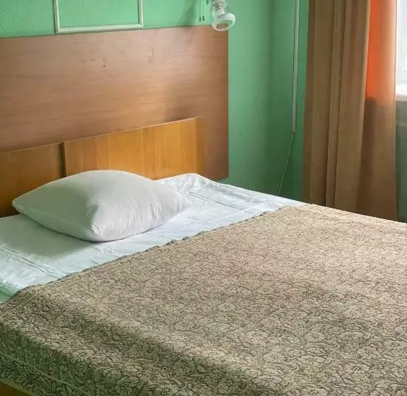 Hotelli Prydesnyansky