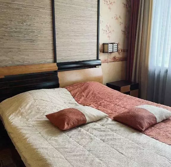 Hotelli Prydesnyansky