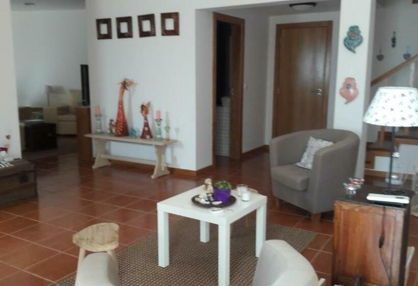 Отель Quinta Vale Do Nox