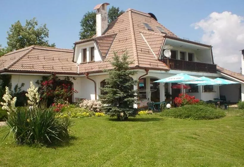 Majatalo Complex Roden Kray