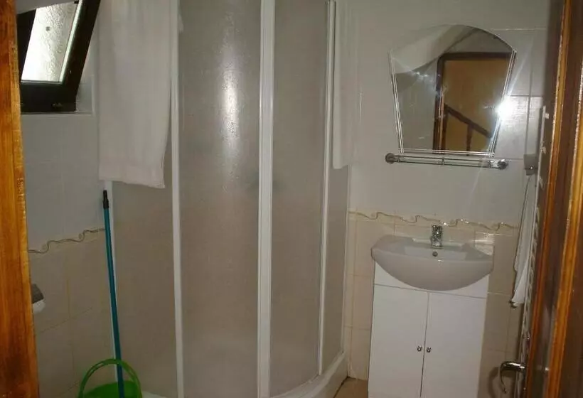 Majatalo Complex Roden Kray