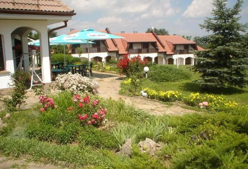 Majatalo Complex Roden Kray