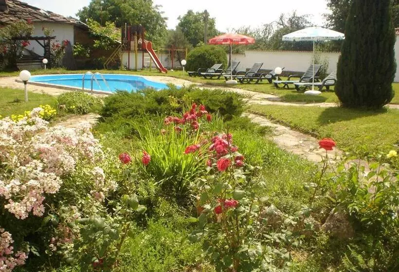 Majatalo Complex Roden Kray