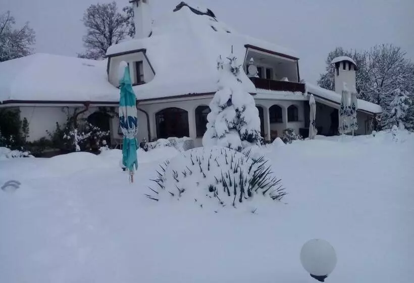 Majatalo Complex Roden Kray