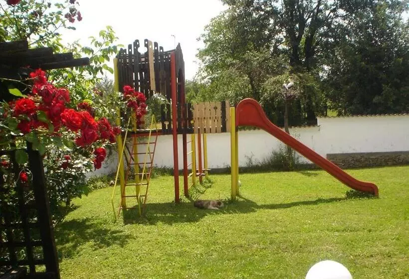 Majatalo Complex Roden Kray