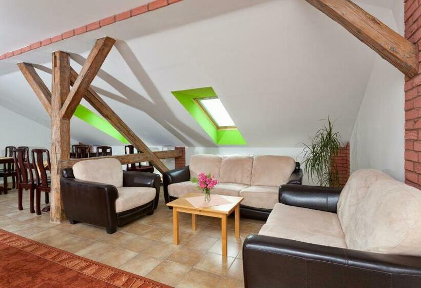 ペンション In Vino Bed & Breakfast