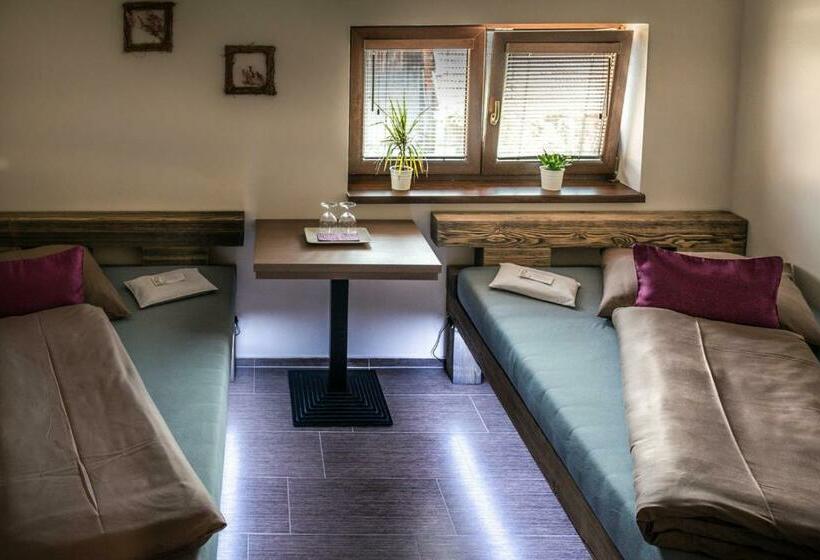 펜션 Penzion Víno Hruška Blatnička