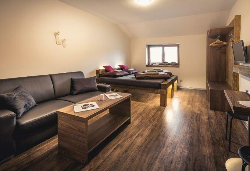 펜션 Penzion Víno Hruška Blatnička