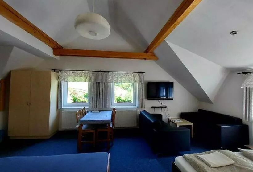 Majatalo U Veselé Lišky