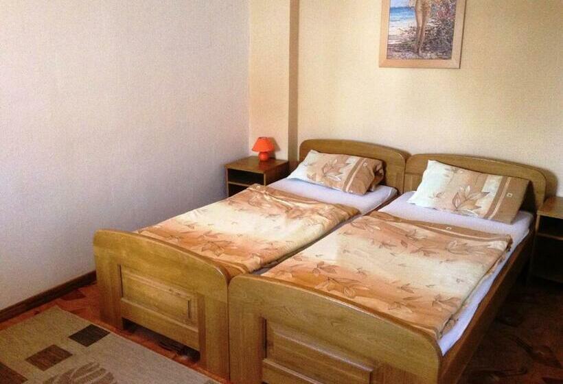 بنسيون Ubytovanie Anka Sučanská