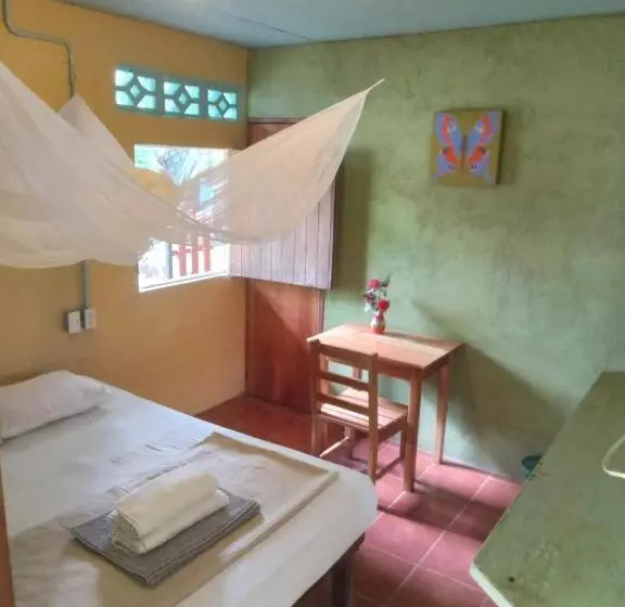 ユースホステル B&b, Family Run Homestay, Hospedaje La Penita