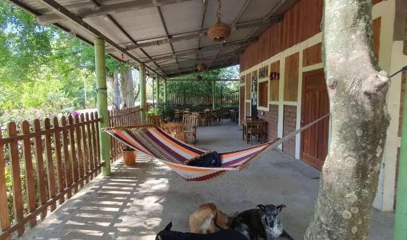 ユースホステル B&b, Family Run Homestay, Hospedaje La Penita