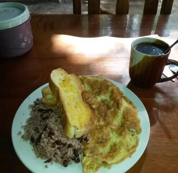 ユースホステル B&b, Family Run Homestay, Hospedaje La Penita