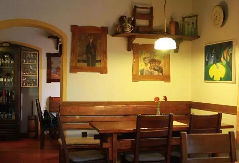 Retkeilymaja Hostinec A Penzion Dolní Dvůr