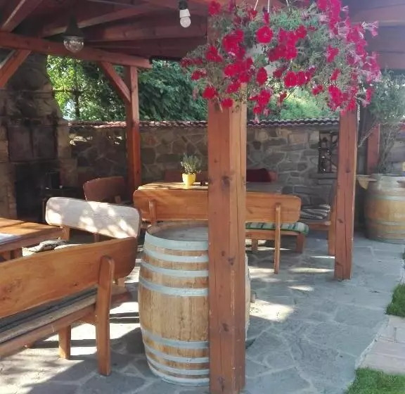 Retkeilymaja Hostinec A Penzion Dolní Dvůr