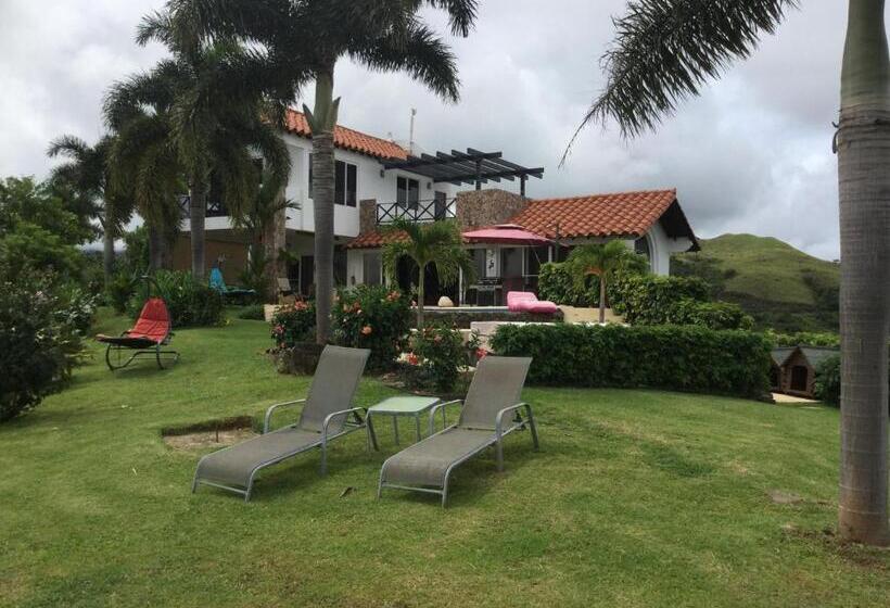 Hawk's Nest Bed & Breakfast