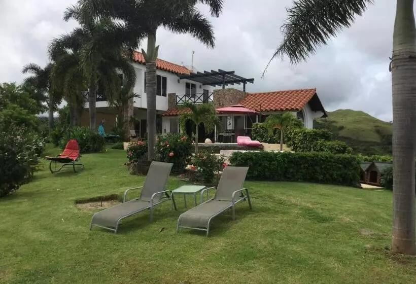 Hawk's Nest Bed & Breakfast